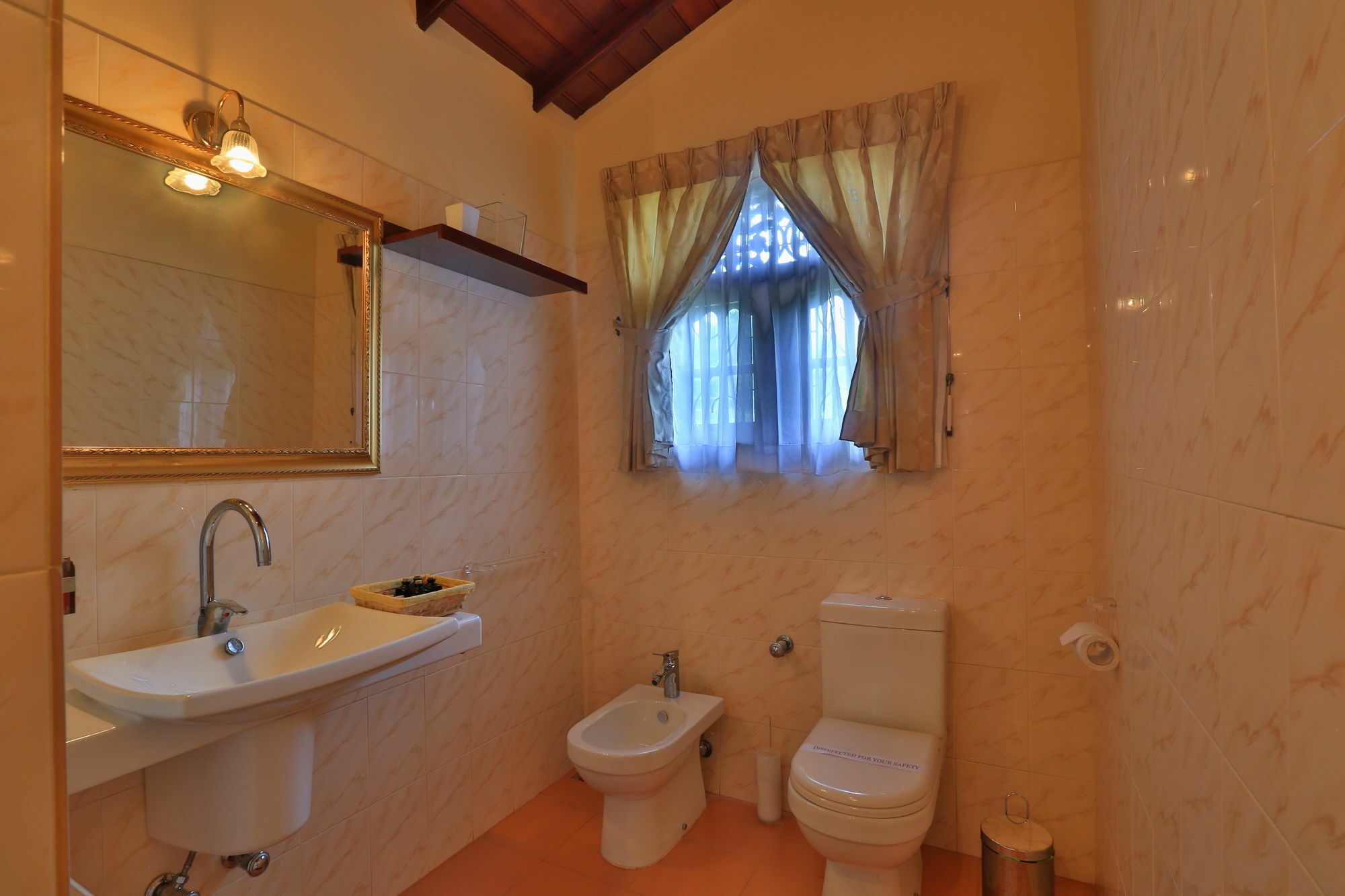 Hotel Emel Boutique Negombo Exterior foto